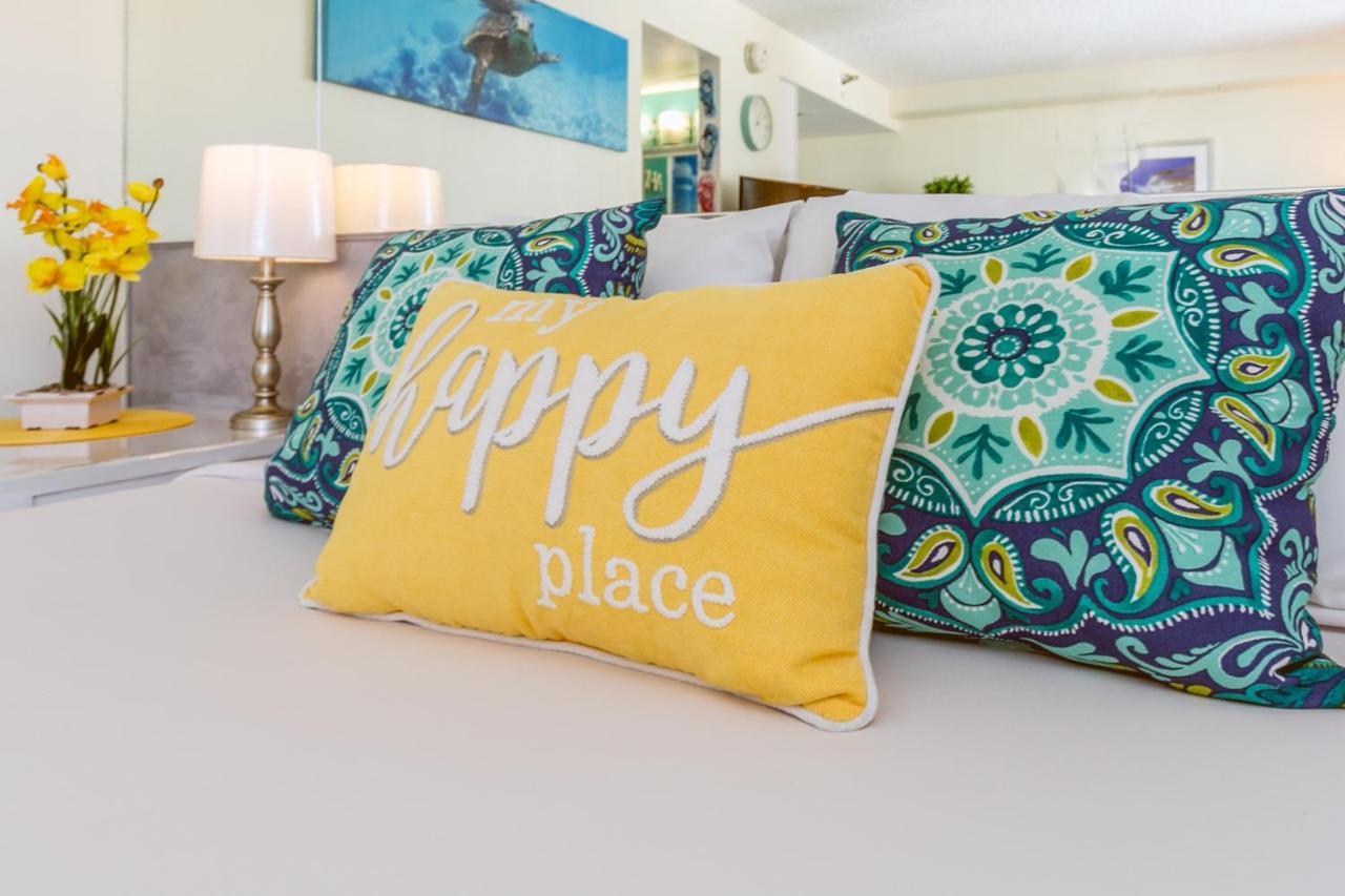 Aloha Vibes Await! Stylish Condo At Aloha Surf - Mountain And City Views Хонолулу Екстериор снимка
