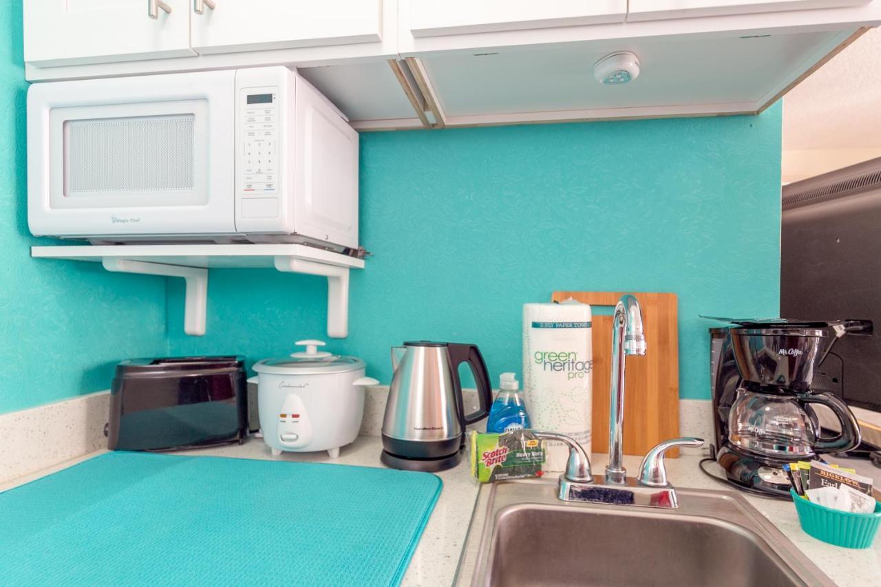 Aloha Vibes Await! Stylish Condo At Aloha Surf - Mountain And City Views Хонолулу Екстериор снимка