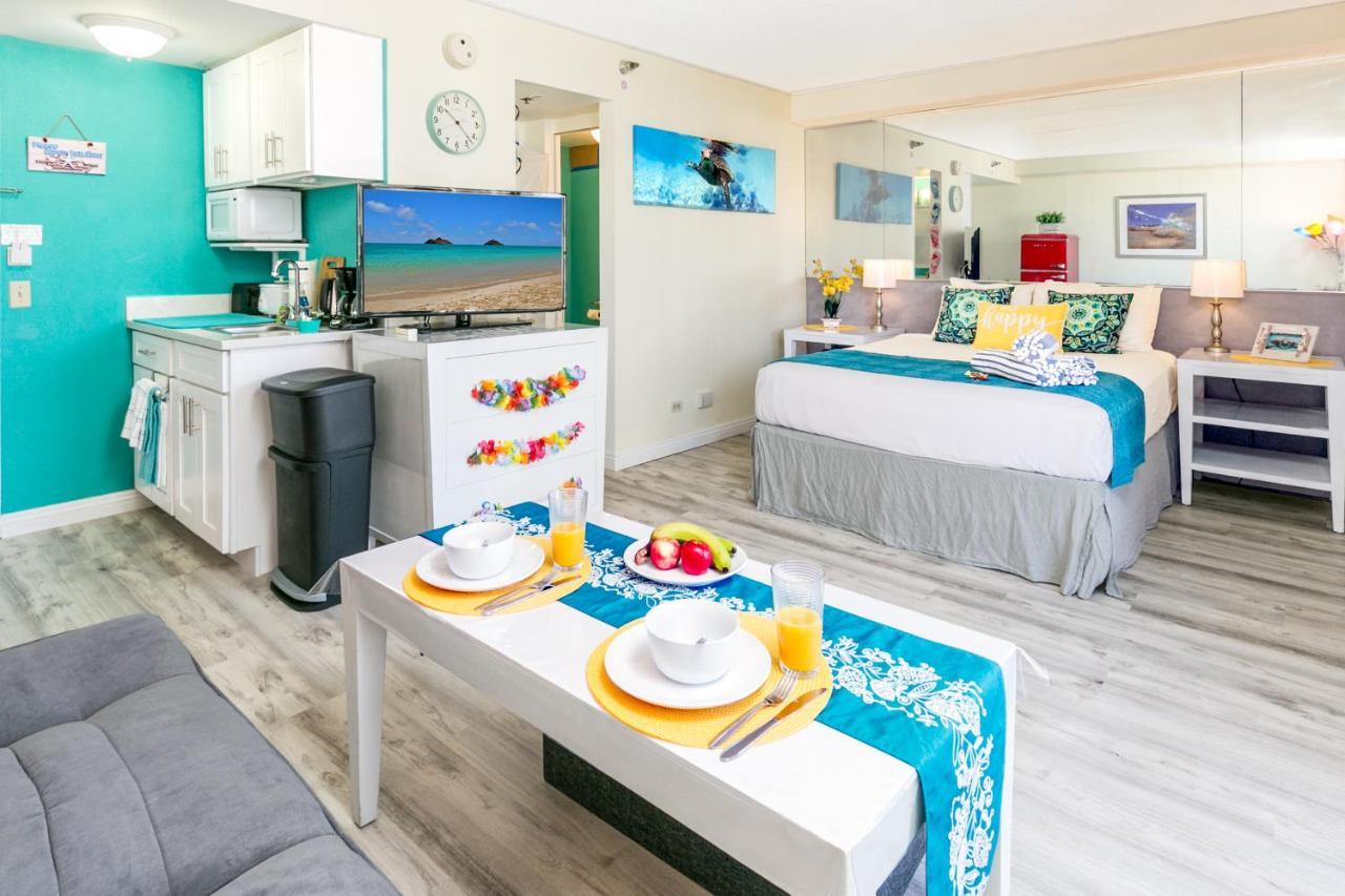 Aloha Vibes Await! Stylish Condo At Aloha Surf - Mountain And City Views Хонолулу Екстериор снимка